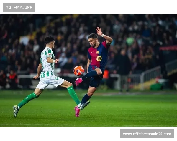 巴萨5-3客胜贝蒂斯，费兰-托雷斯半场戴帽