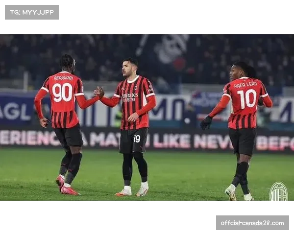 圣西罗响起嘘声，莱奥8射0正状态低迷，AC米兰欧冠席位告急